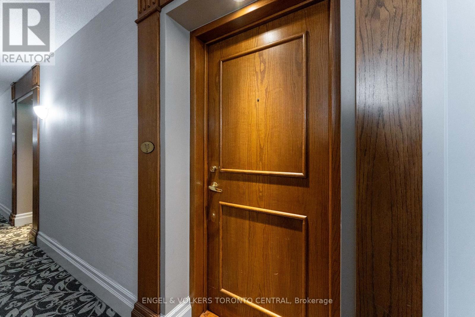 Photo 3 of 715 1 Lee Centre Drive, Toronto ON