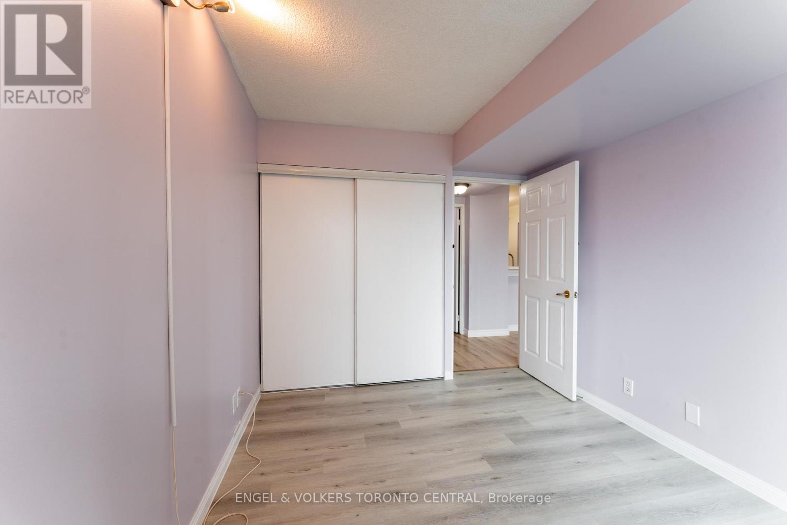 Photo 11 of 715 1 Lee Centre Drive, Toronto ON