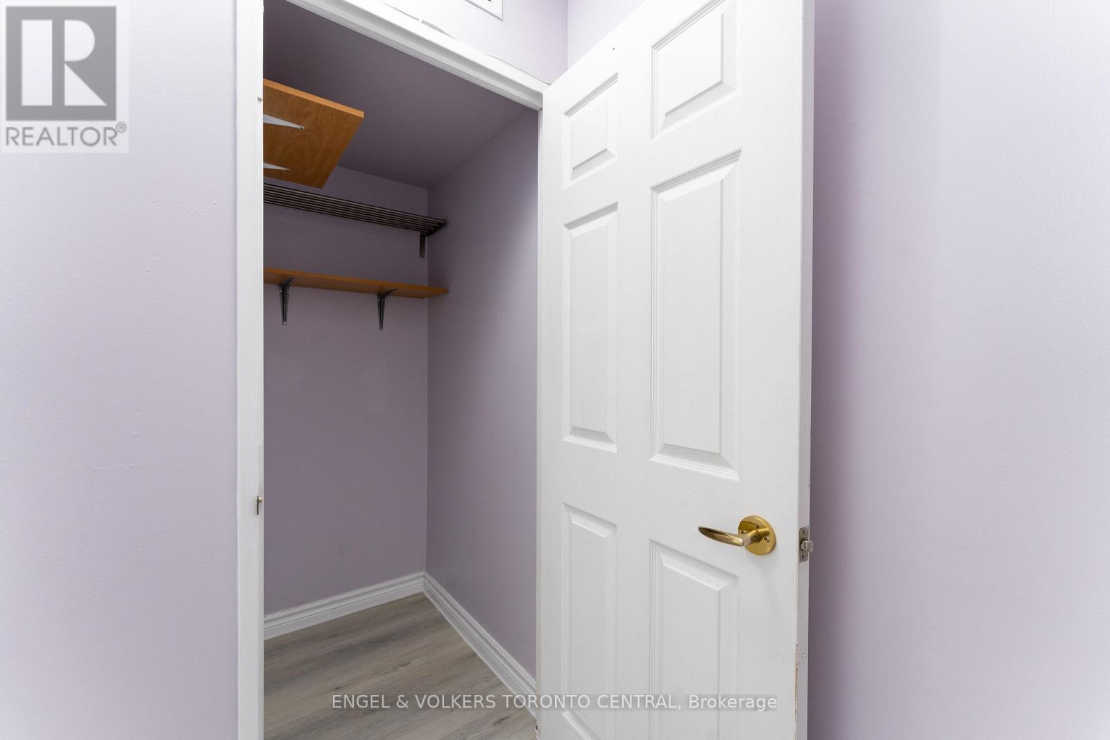 Photo 8 of 715 1 Lee Centre Drive, Toronto ON