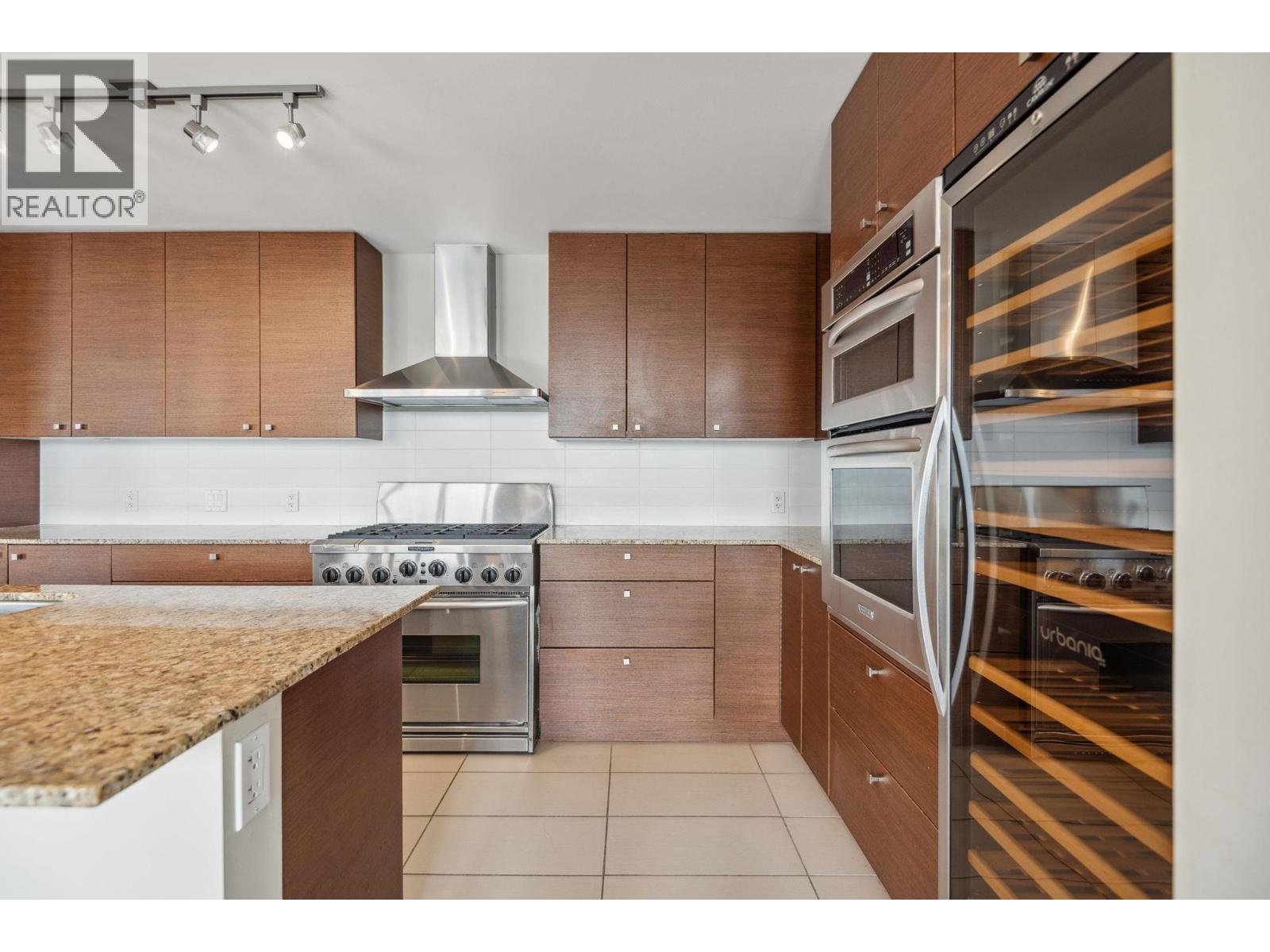 Photo 14 of 1802 6888 Alderbridge Way, Richmond BC