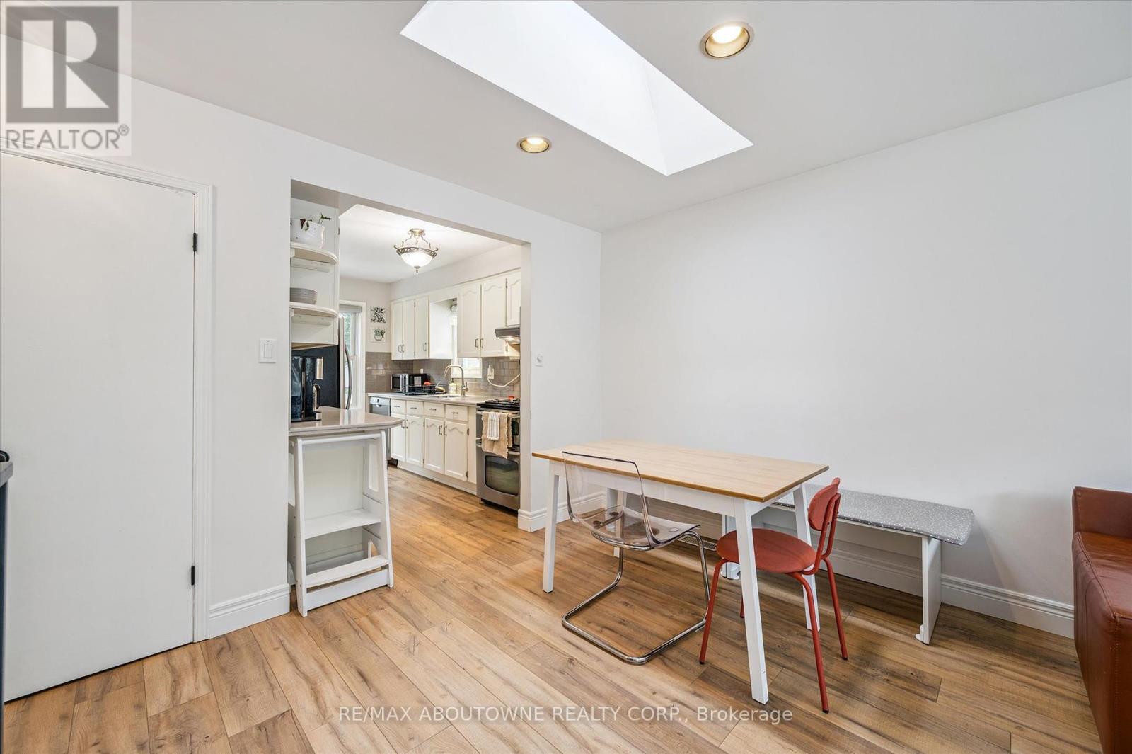 Photo 10 of 216 Bell Avenue, Hamilton ON
