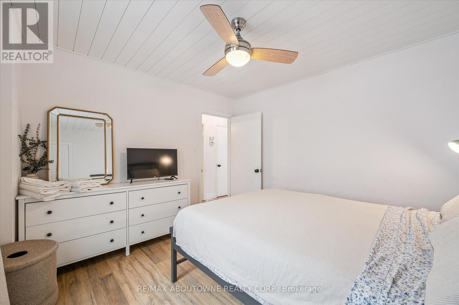 Photo 24 of 216 Bell Avenue, Hamilton ON
