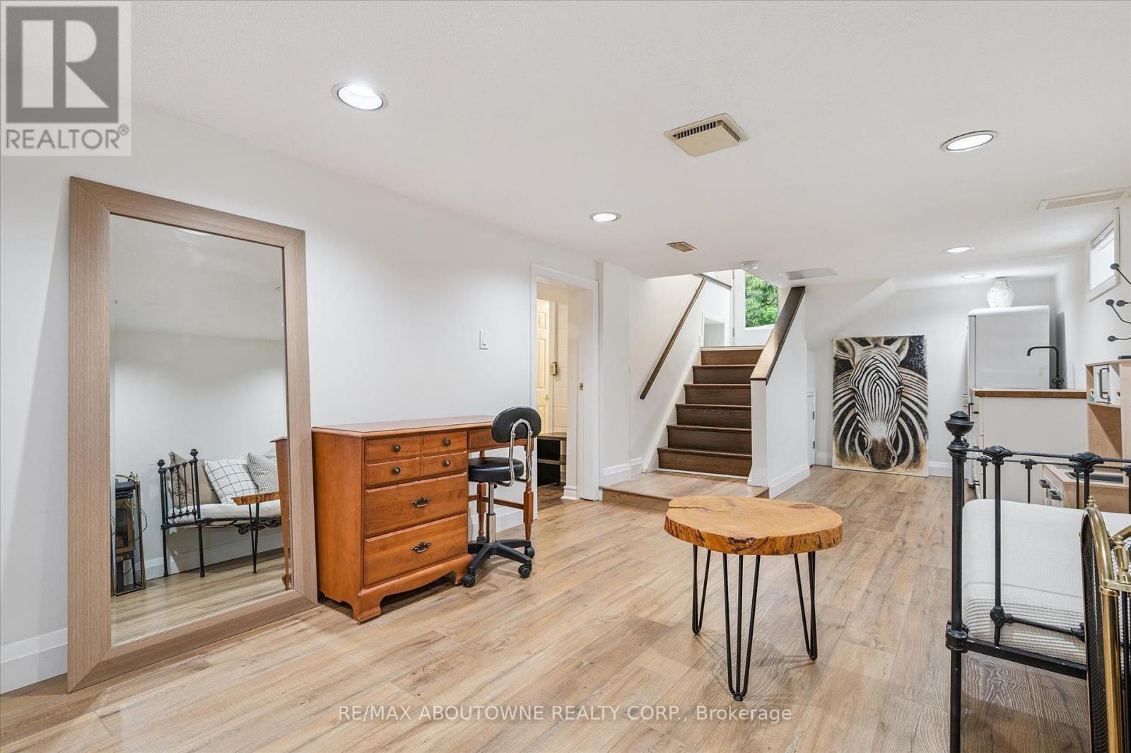 Photo 20 of 216 Bell Avenue, Hamilton ON