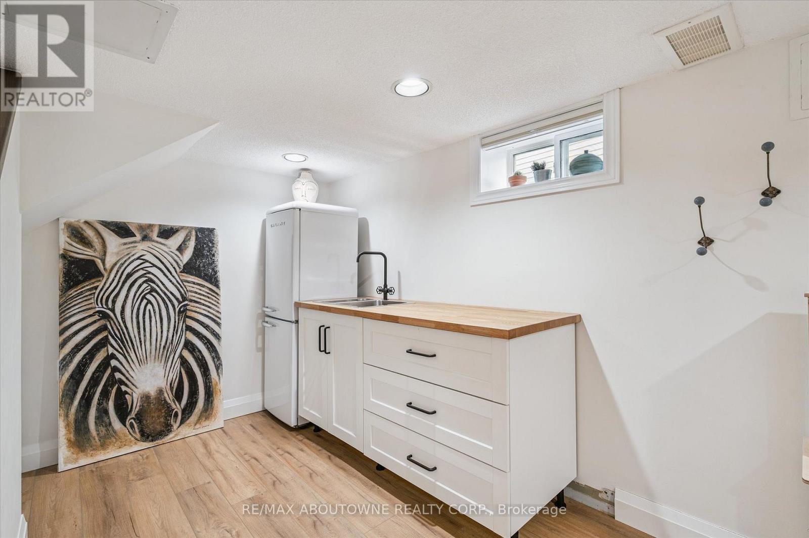 Photo 29 of 216 Bell Avenue, Hamilton ON