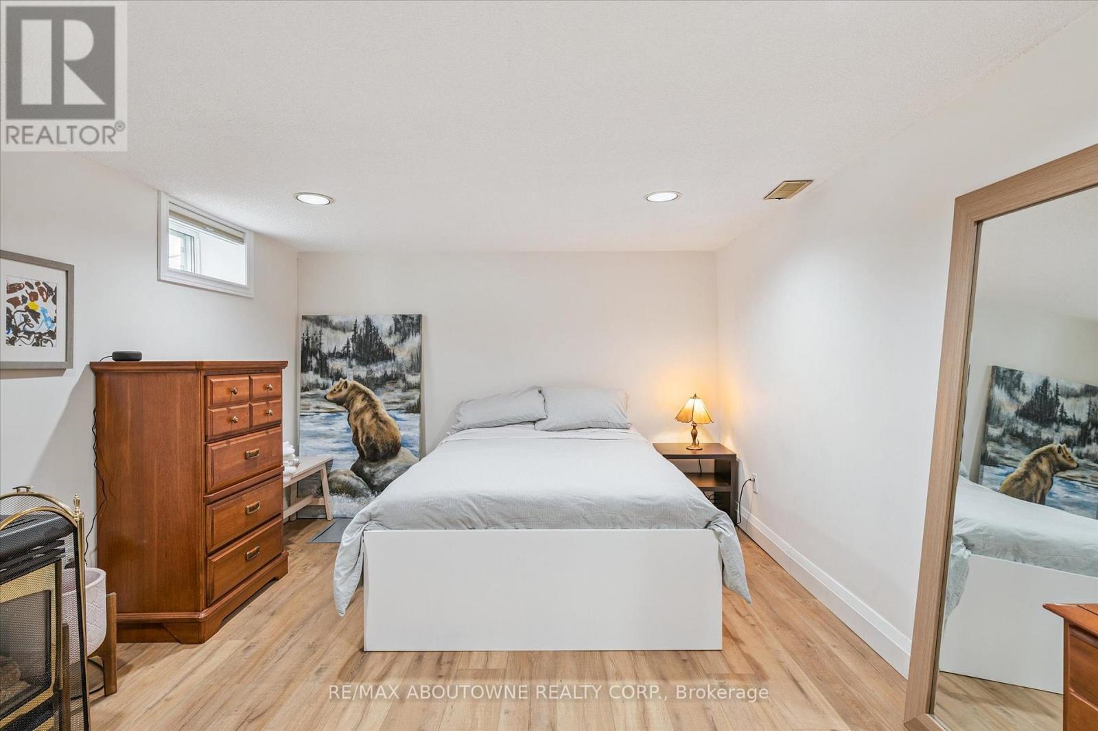 Photo 35 of 216 Bell Avenue, Hamilton ON