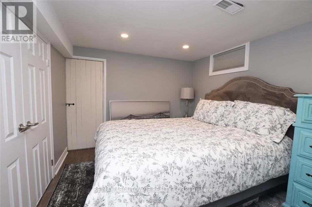 Photo 34 of 216 Bell Avenue, Hamilton ON