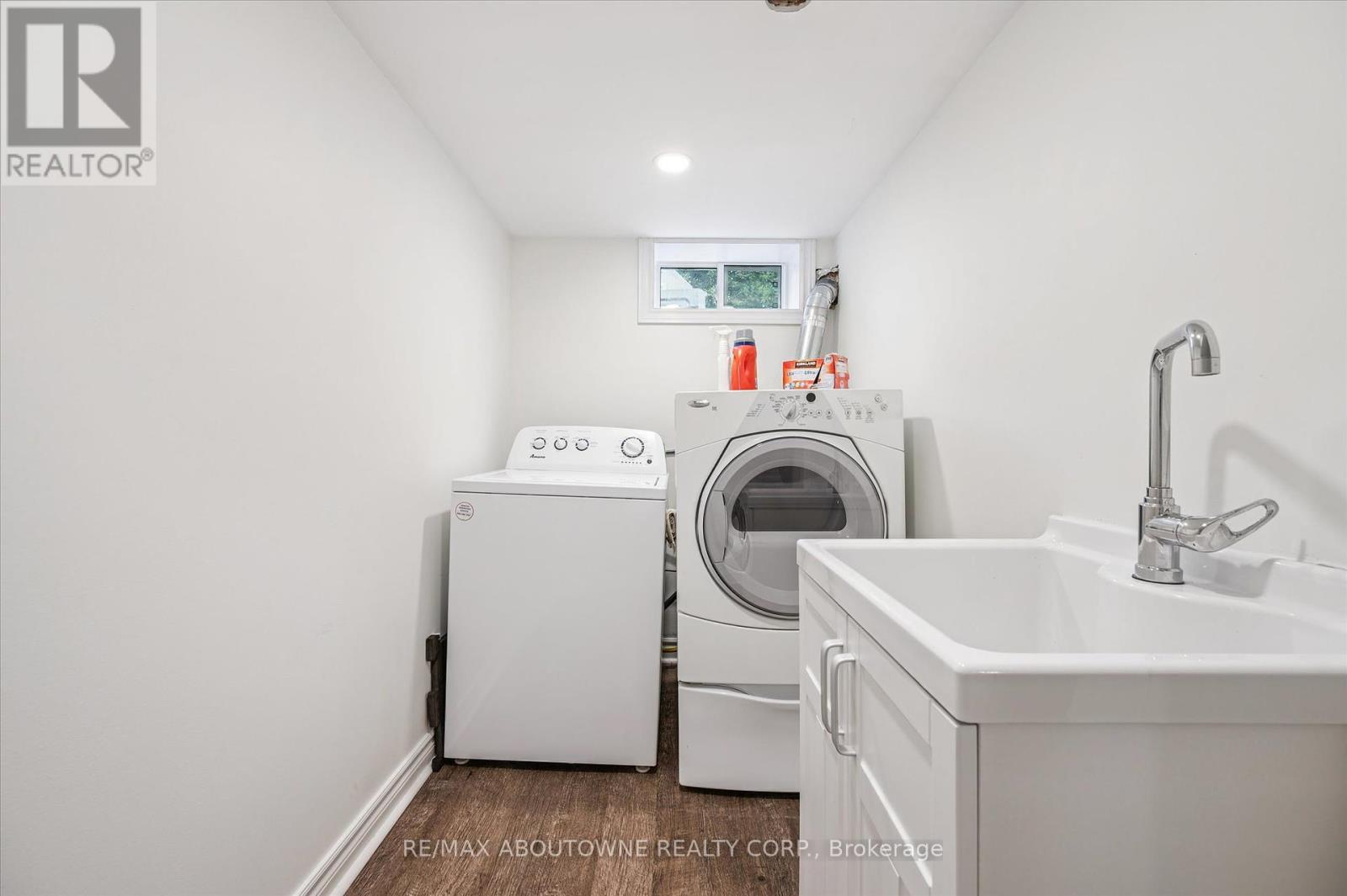 Photo 31 of 216 Bell Avenue, Hamilton ON