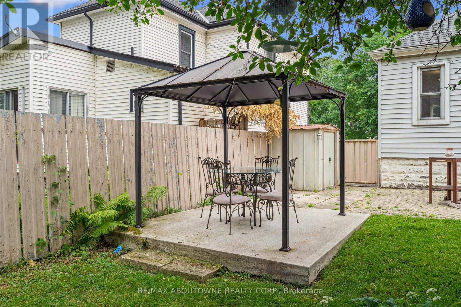 Photo 5 of 216 Bell Avenue, Hamilton ON