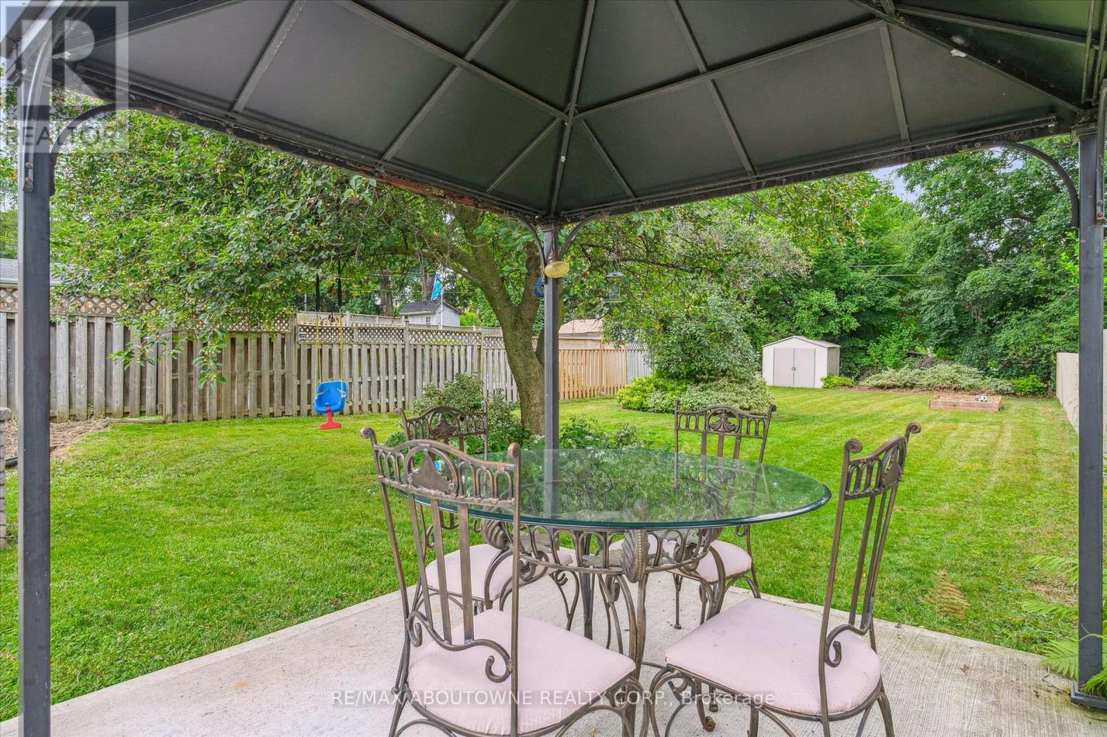 Photo 6 of 216 Bell Avenue, Hamilton ON
