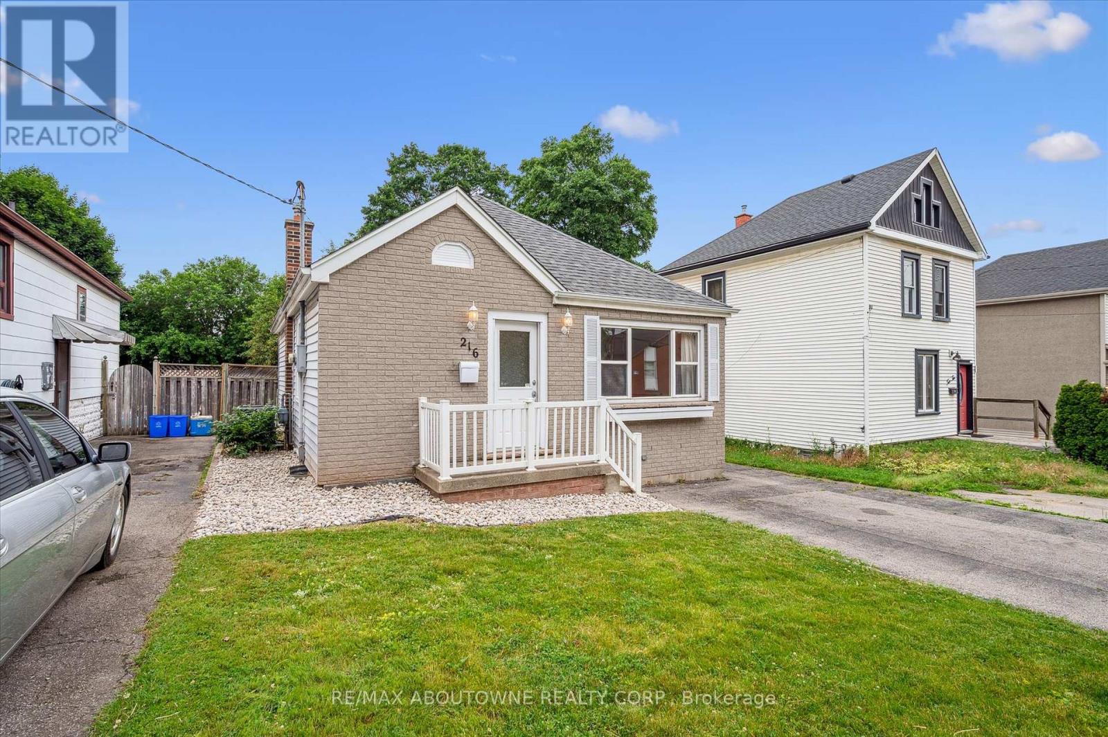 Photo 33 of 216 Bell Avenue, Hamilton ON