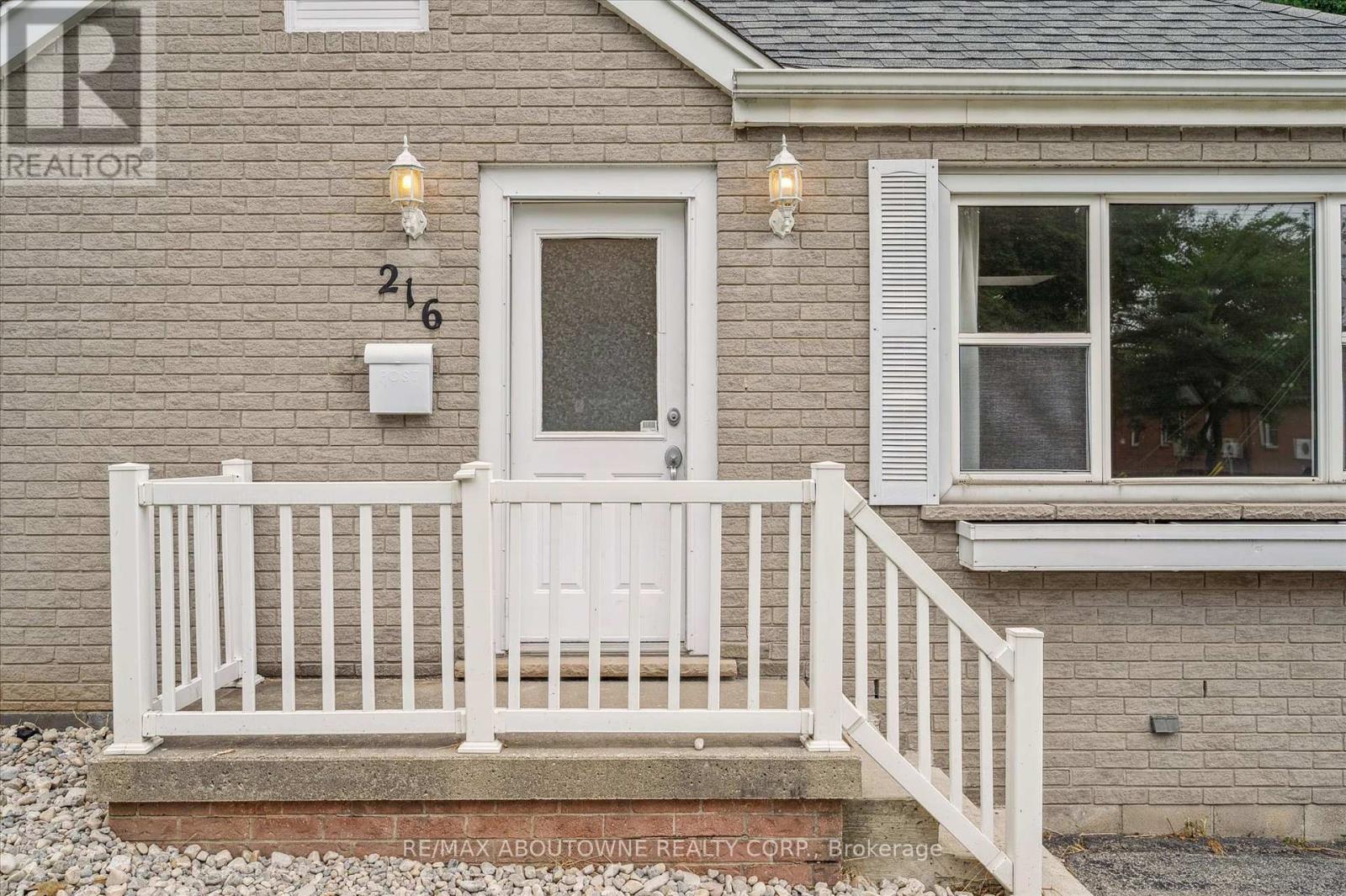 Photo 21 of 216 Bell Avenue, Hamilton ON