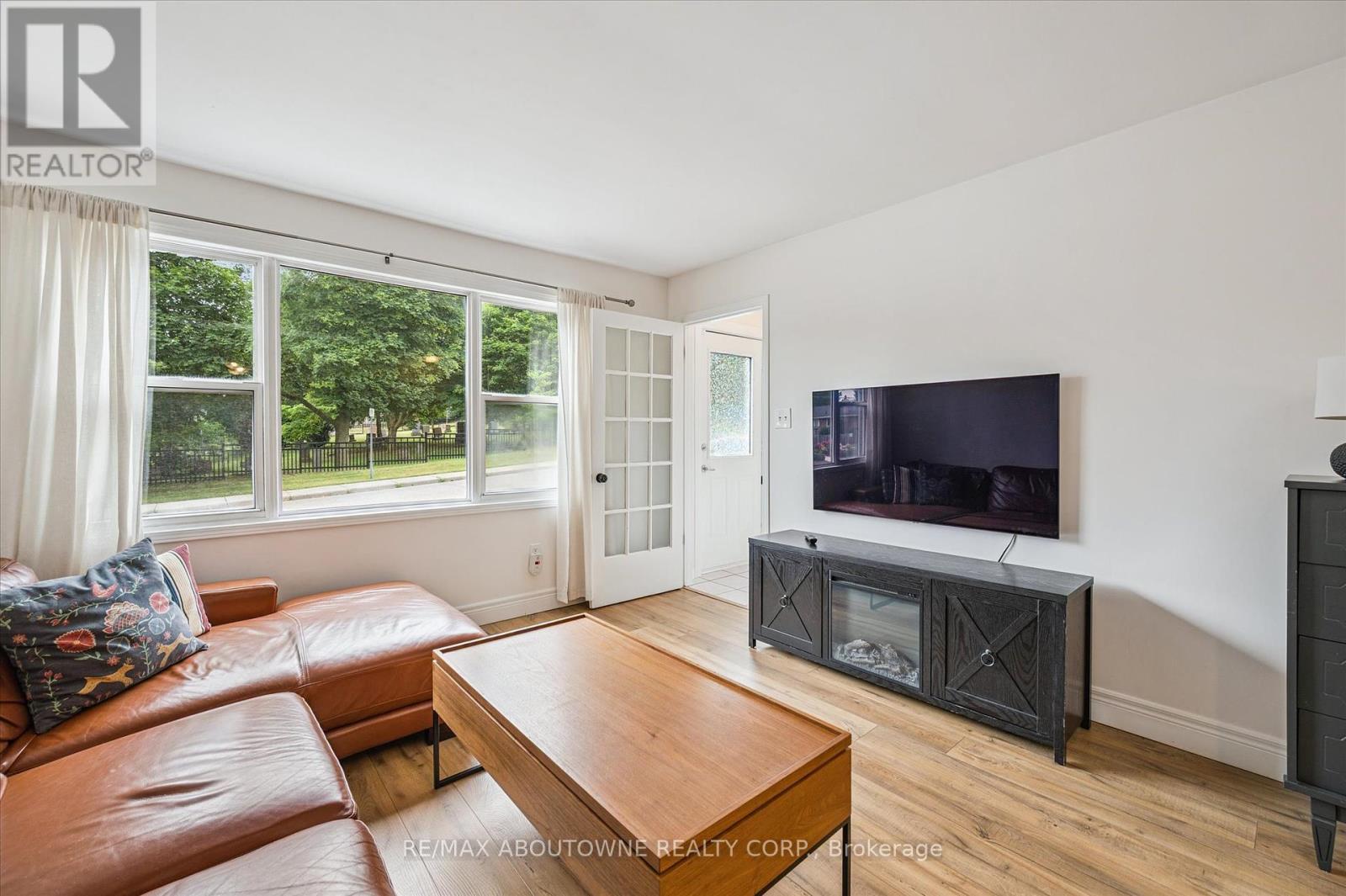 Photo 19 of 216 Bell Avenue, Hamilton ON