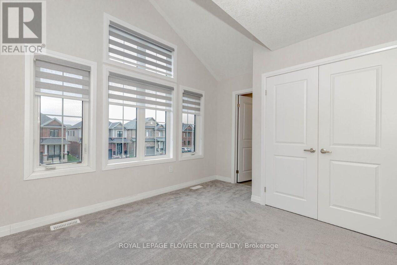 Photo 34 of 14 Prince Phillip Boulevard, North Dumfries ON