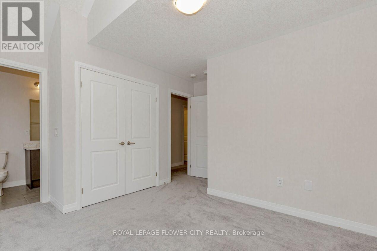 Photo 42 of 14 Prince Phillip Boulevard, North Dumfries ON