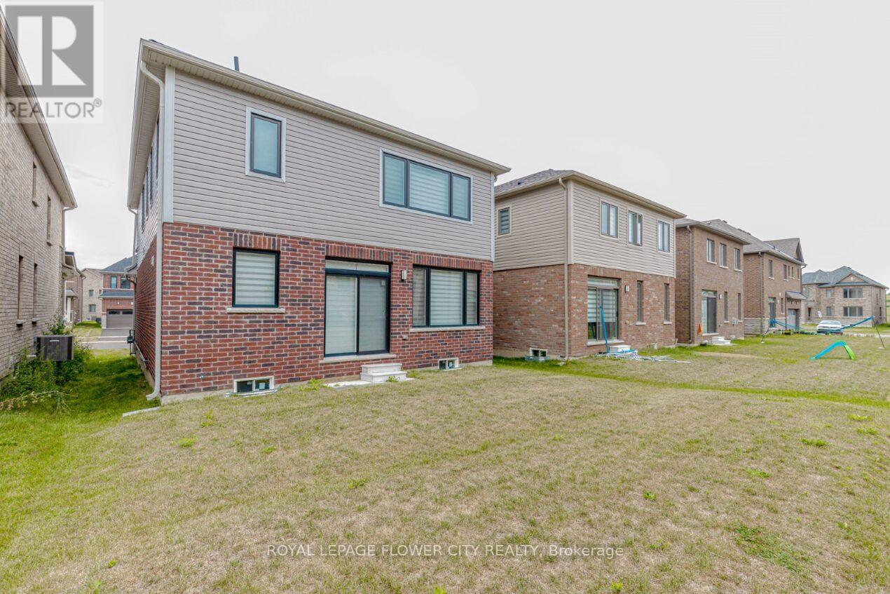 Photo 12 of 14 Prince Phillip Boulevard, North Dumfries ON