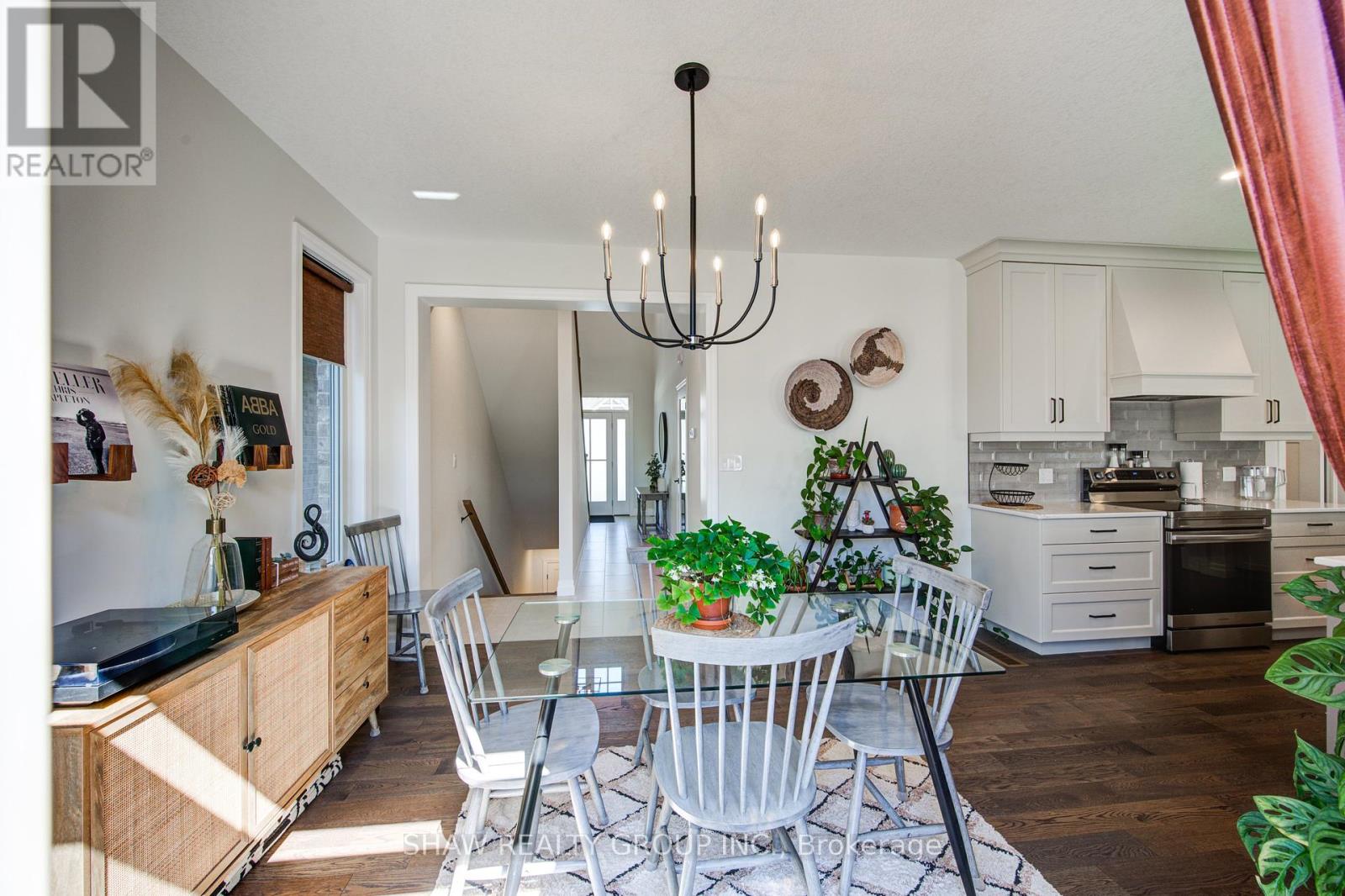 Photo 11 of 111 Livingston Drive, Tillsonburg ON