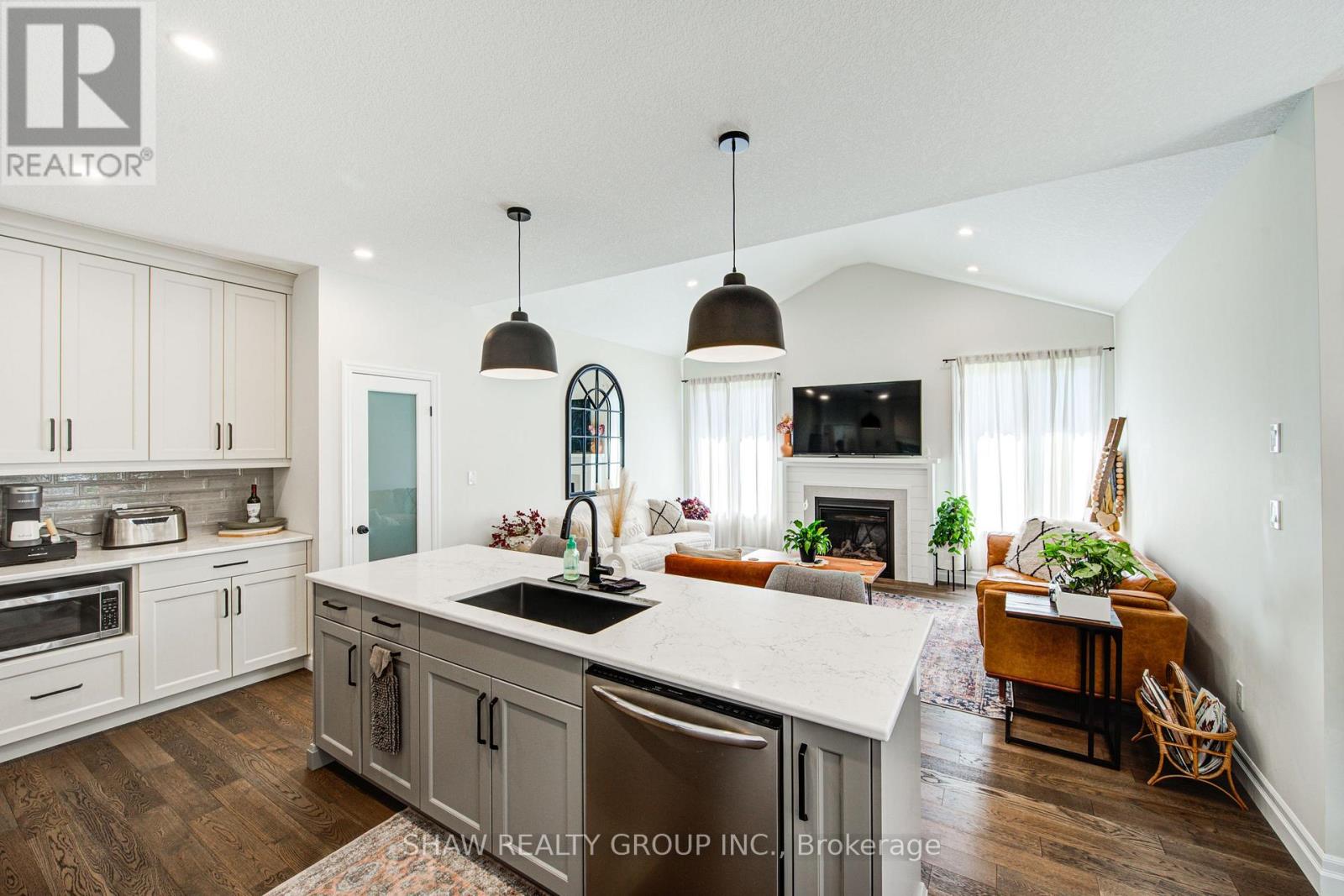 Photo 18 of 111 Livingston Drive, Tillsonburg ON
