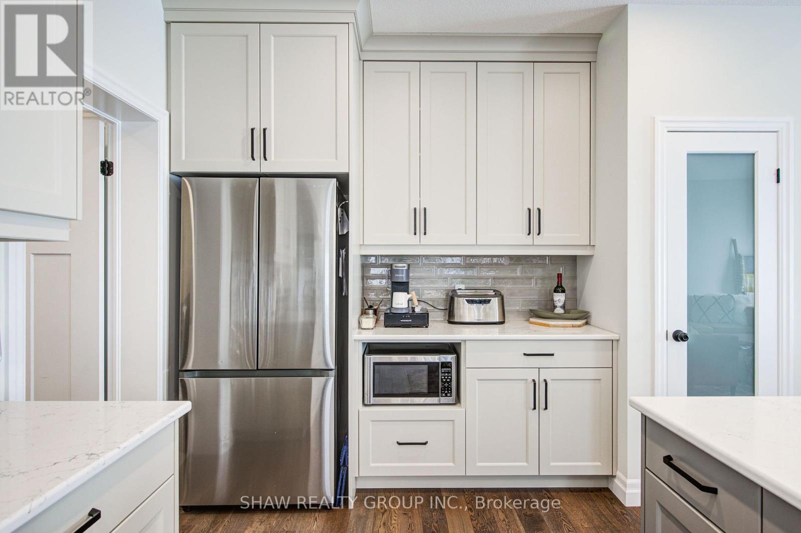 Photo 7 of 111 Livingston Drive, Tillsonburg ON
