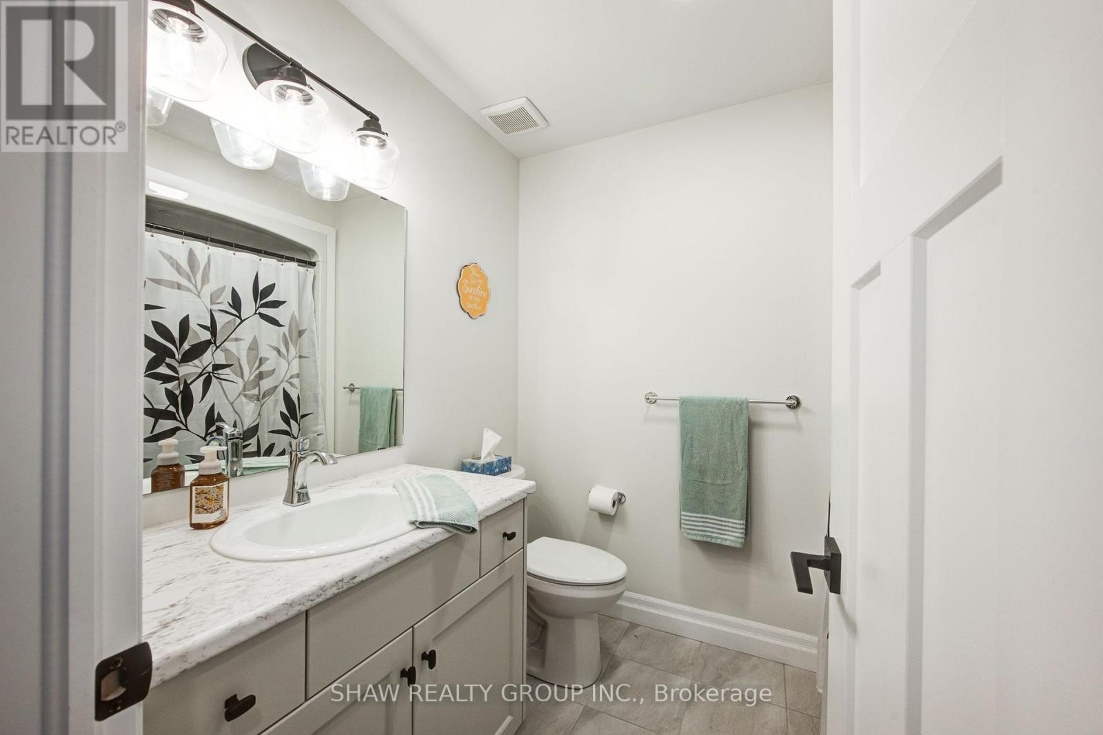 Photo 34 of 111 Livingston Drive, Tillsonburg ON