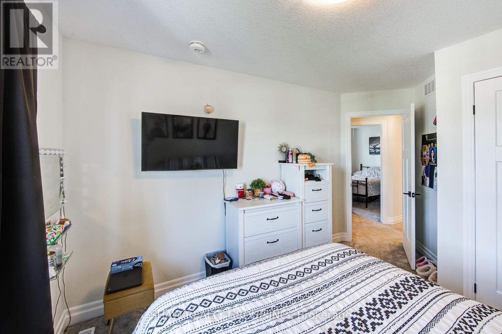 Photo 12 of 111 Livingston Drive, Tillsonburg ON