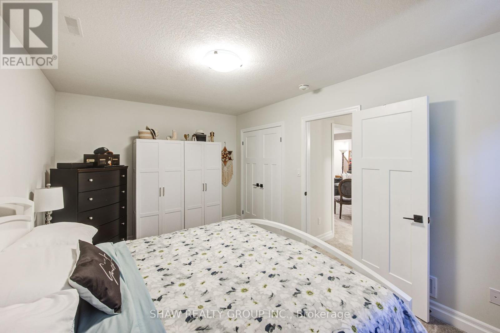 Photo 15 of 111 Livingston Drive, Tillsonburg ON