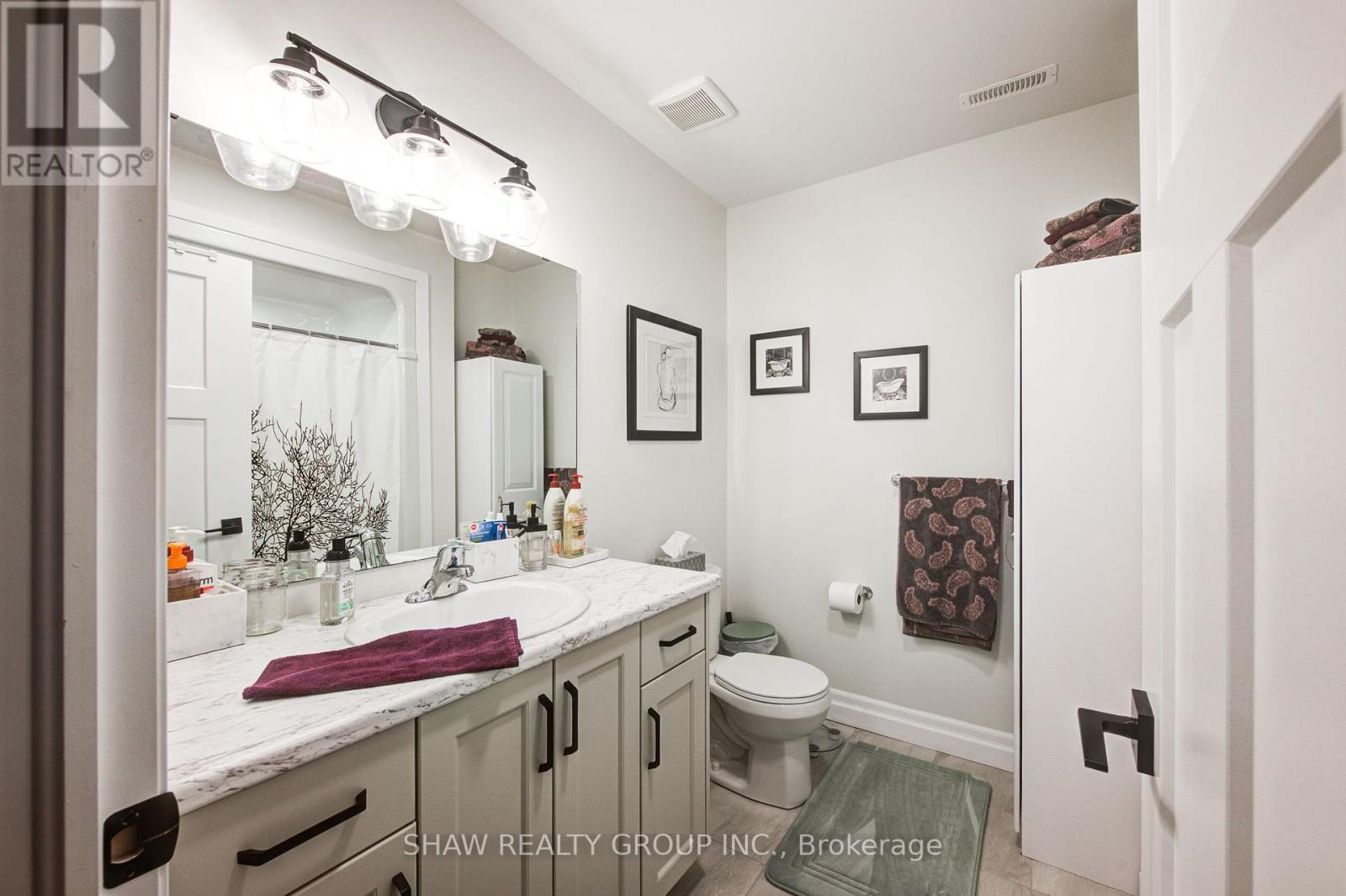 Photo 41 of 111 Livingston Drive, Tillsonburg ON
