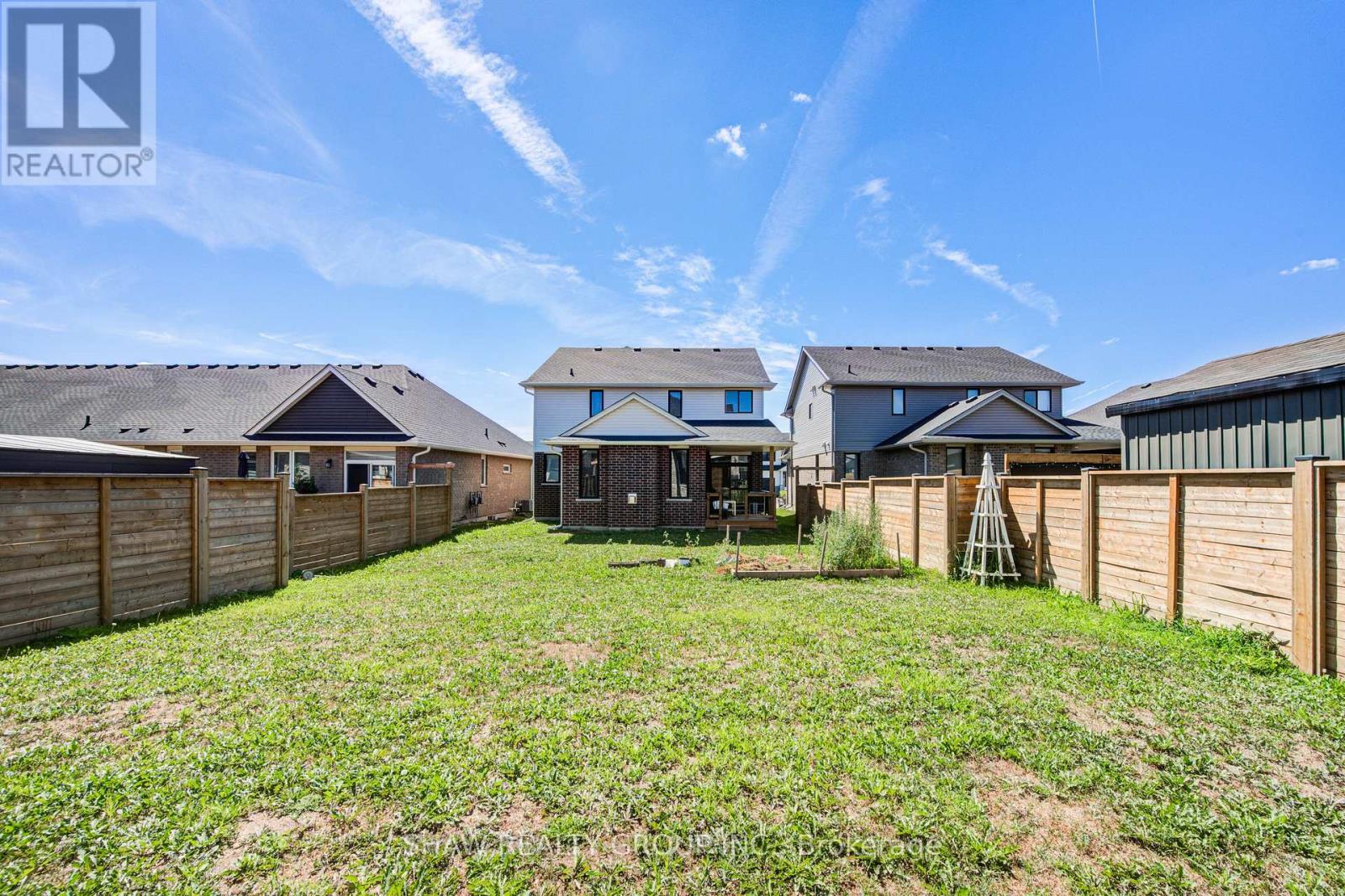 Photo 3 of 111 Livingston Drive, Tillsonburg ON