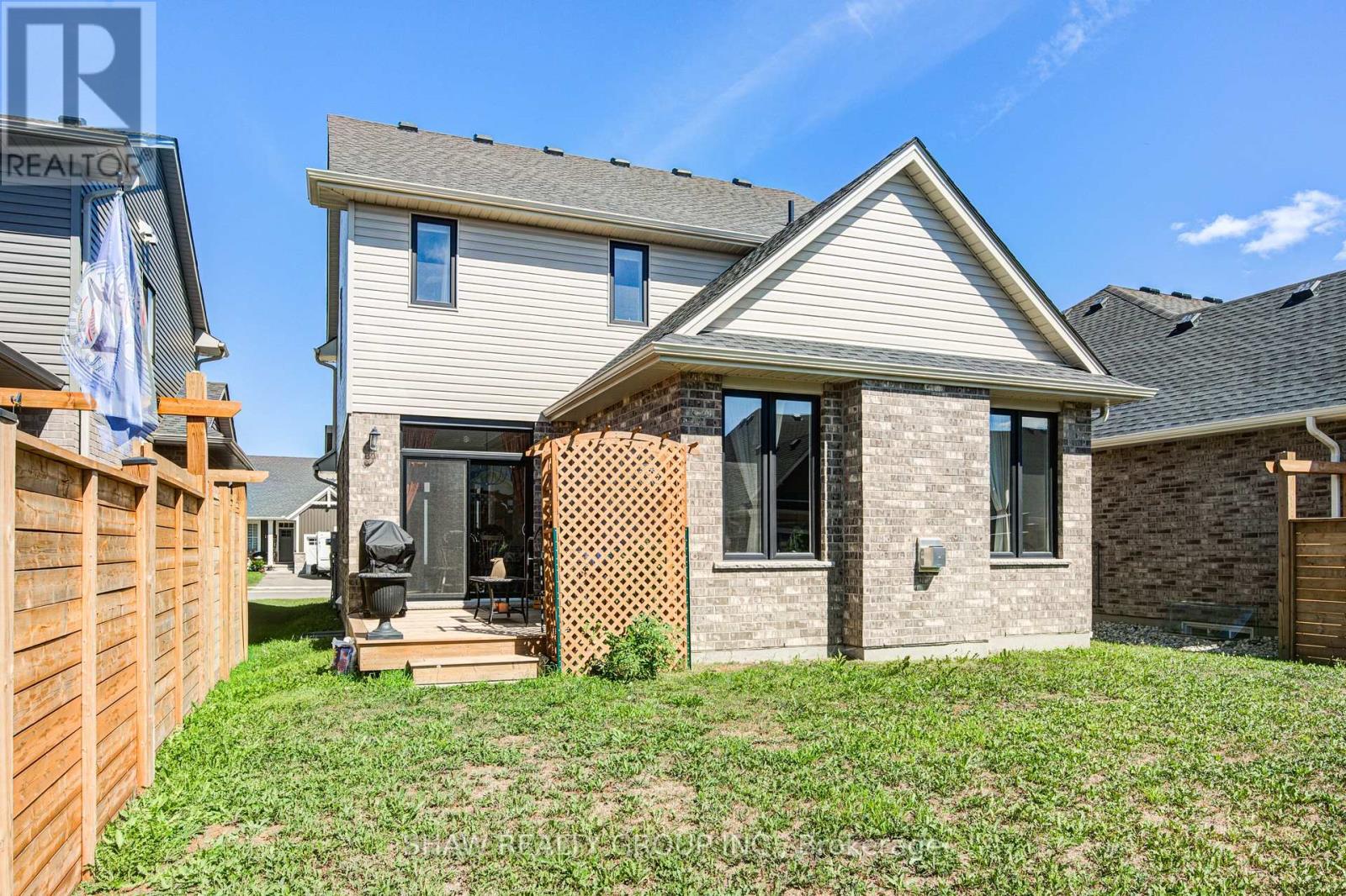 Photo 39 of 111 Livingston Drive, Tillsonburg ON