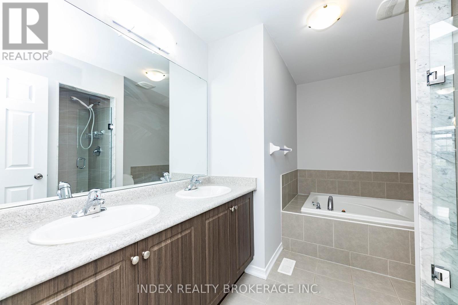 Photo 3 of 7713 Black Maple Drive, Niagara Falls ON