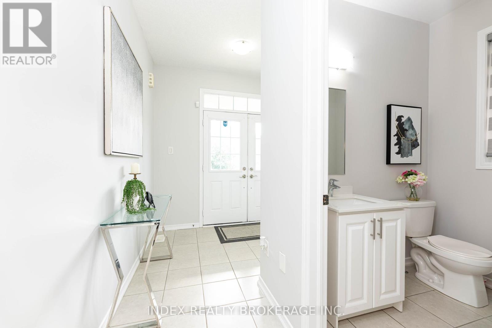 Photo 5 of 7713 Black Maple Drive, Niagara Falls ON