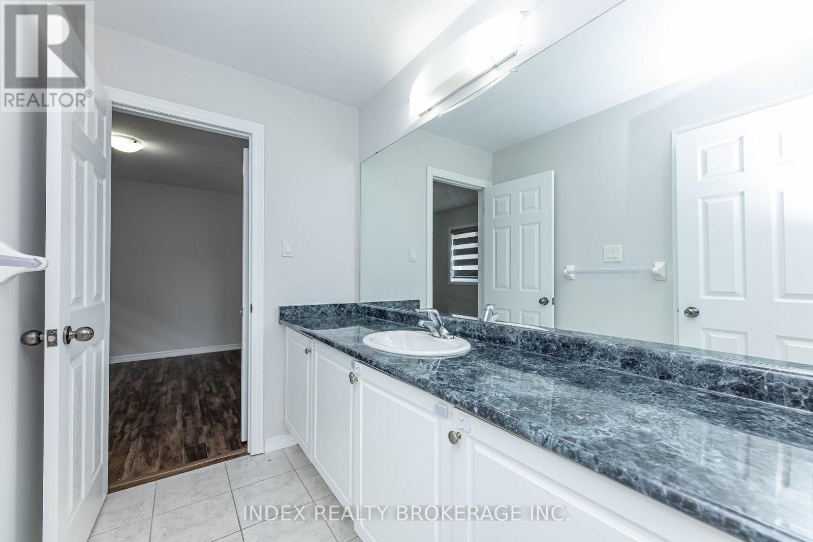 Photo 8 of 7713 Black Maple Drive, Niagara Falls ON