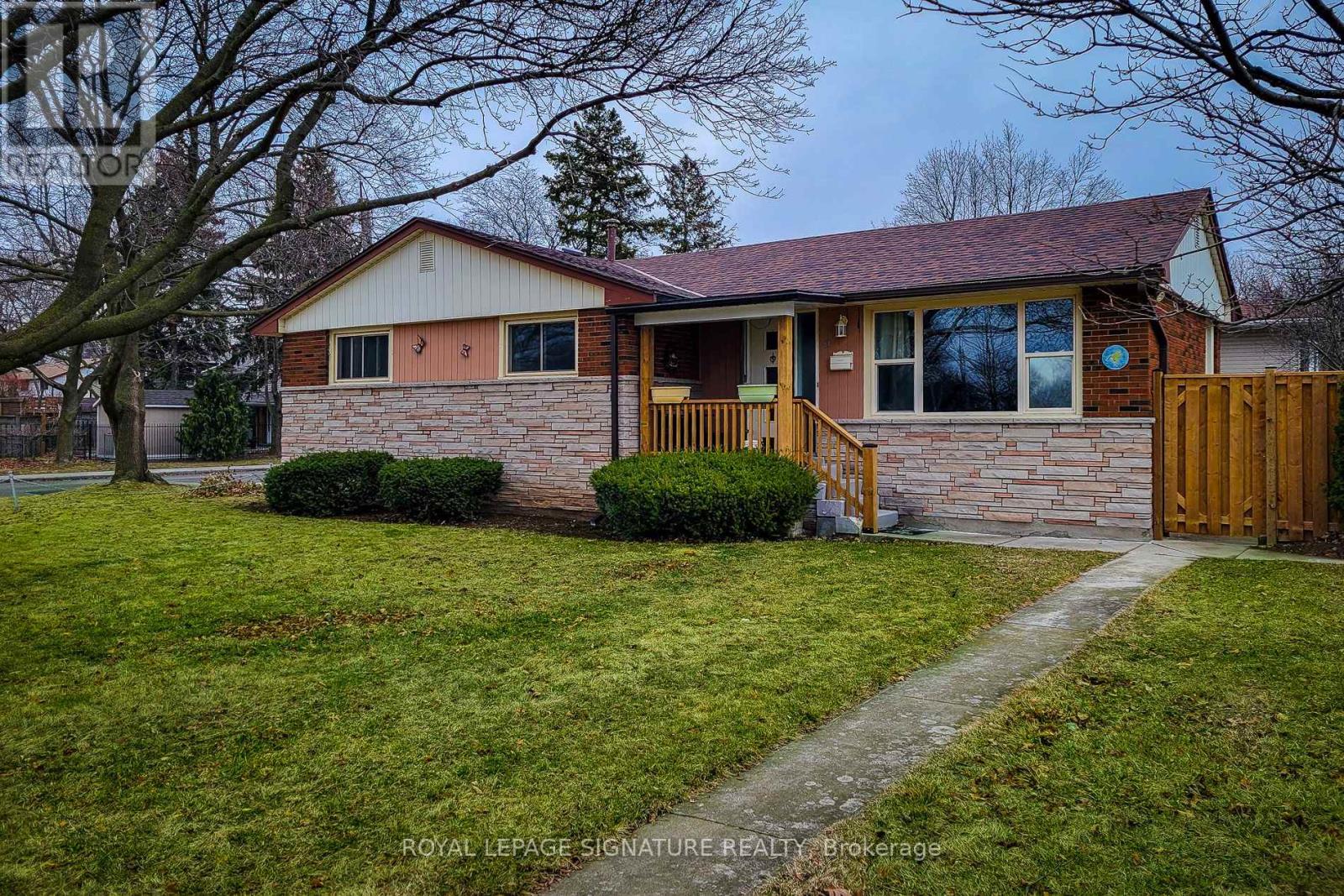 Photo 1 of 81 West 25th Street, Hamilton ON