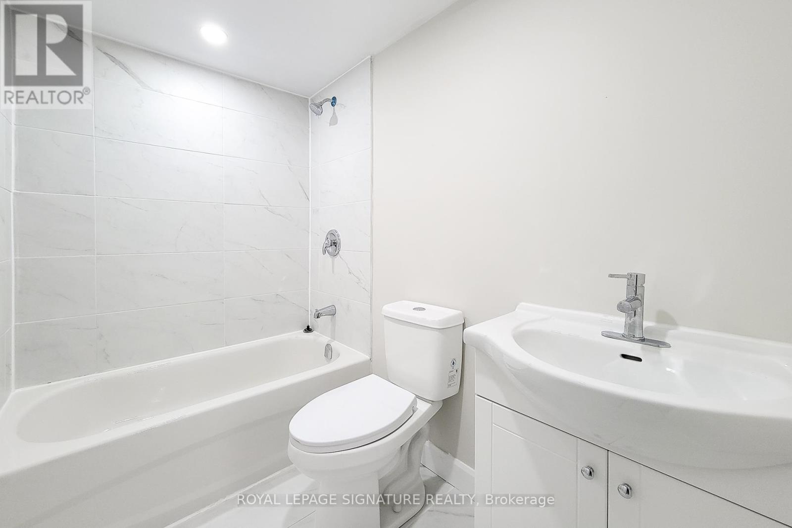 Photo 8 of 81 West 25th Street, Hamilton ON