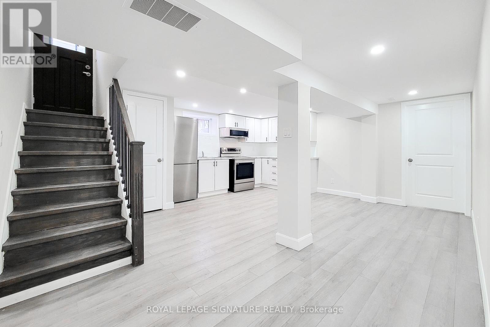 Photo 6 of 81 West 25th Street, Hamilton ON
