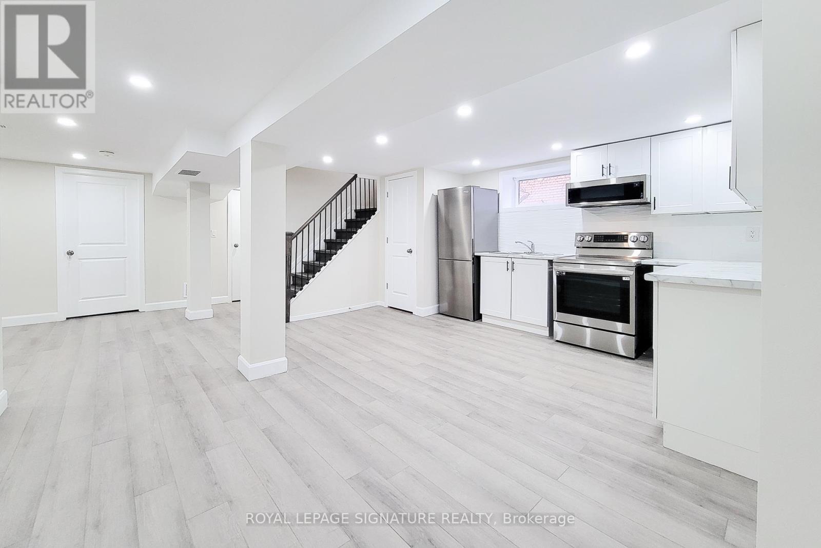 Photo 11 of 81 West 25th Street, Hamilton ON