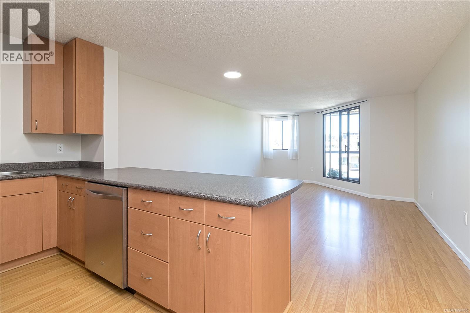 Photo 18 of 511 1745 Leighton Rd, Victoria BC