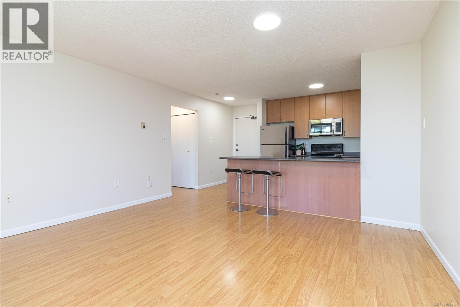 Photo 24 of 511 1745 Leighton Rd, Victoria BC