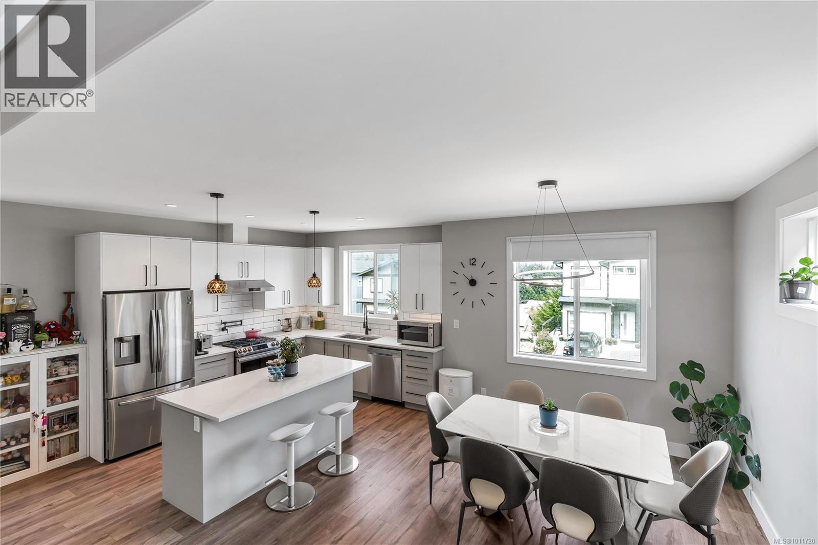 929 Peace Keeping Cres, Langford