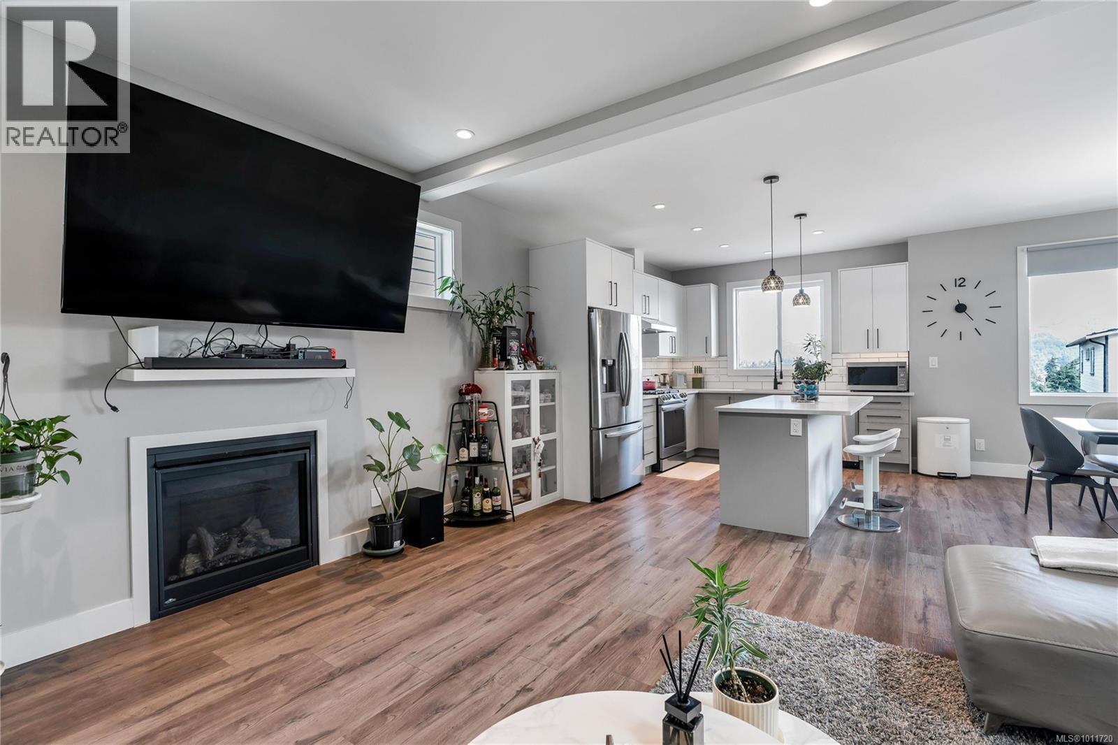 929 Peace Keeping Cres, Langford