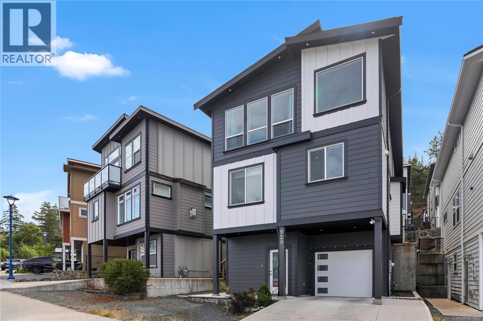 929 Peace Keeping Cres, Langford