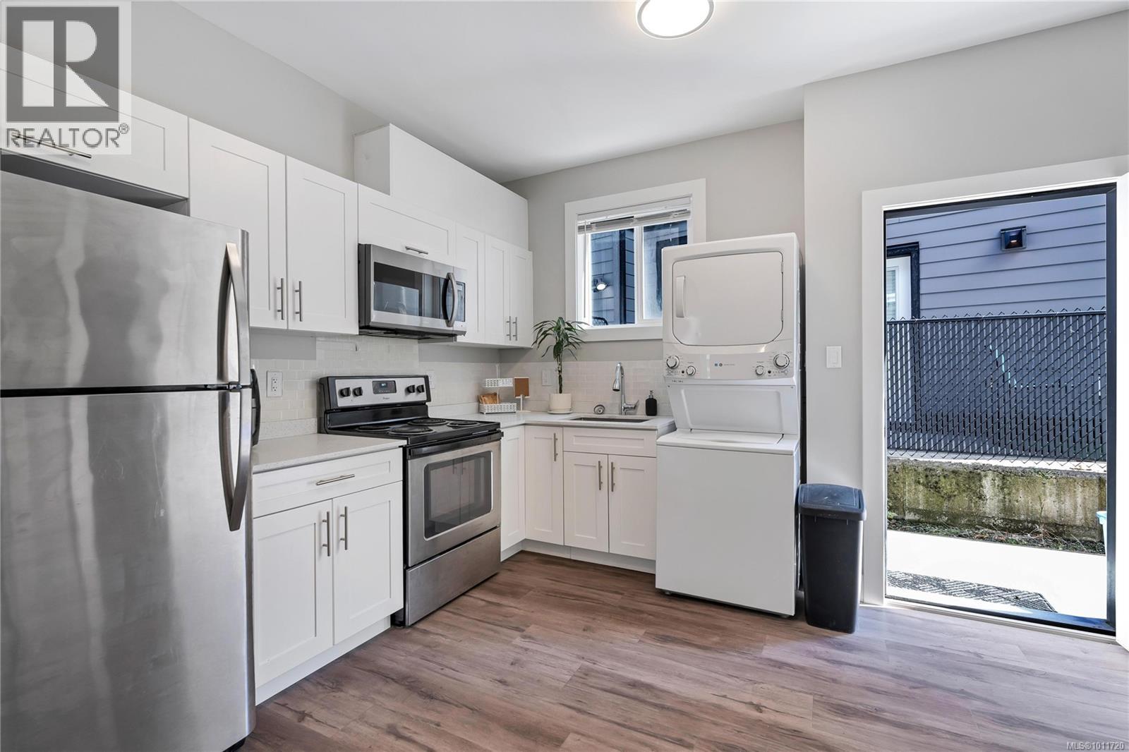 929 Peace Keeping Cres, Langford