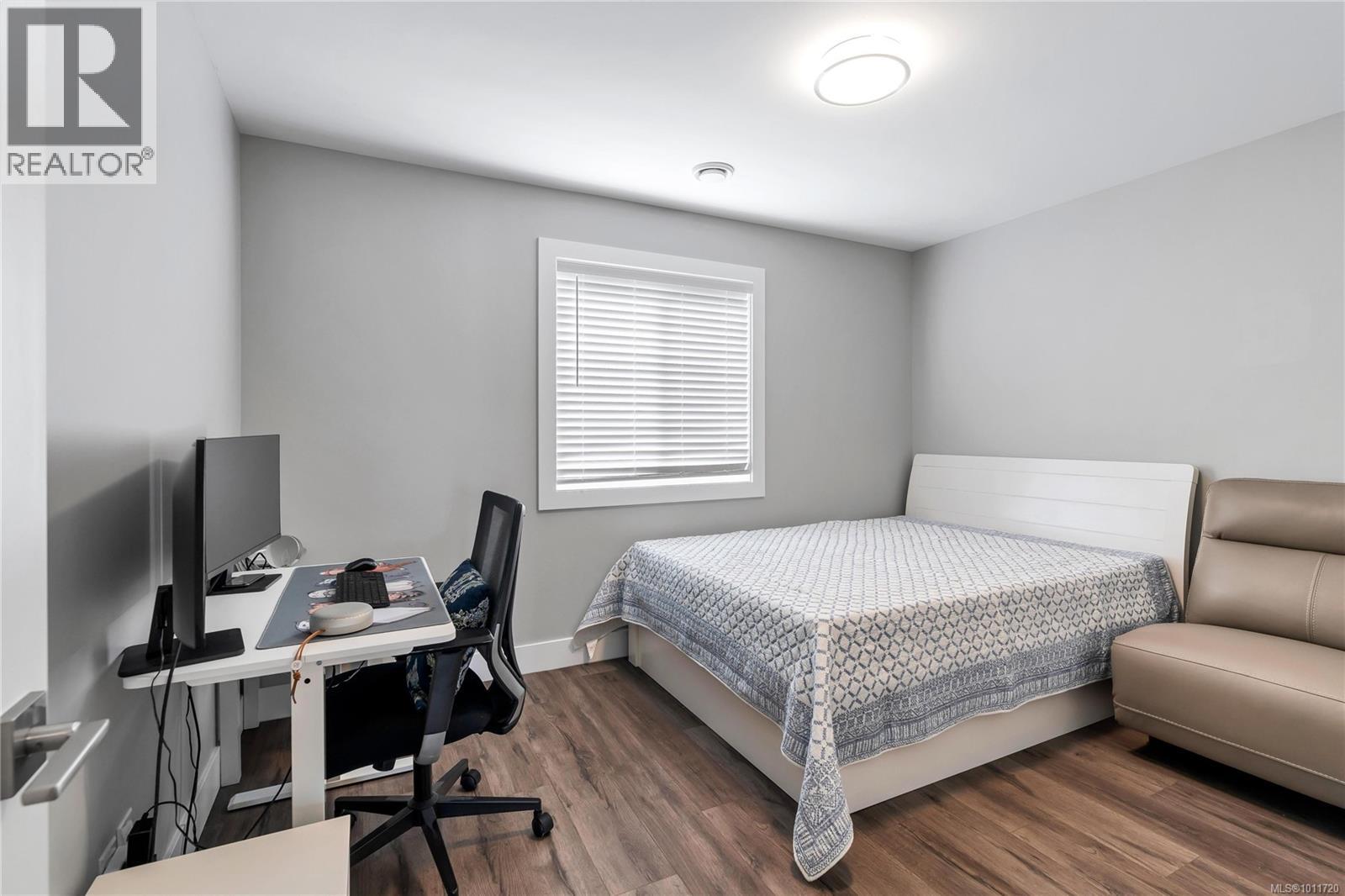 929 Peace Keeping Cres, Langford