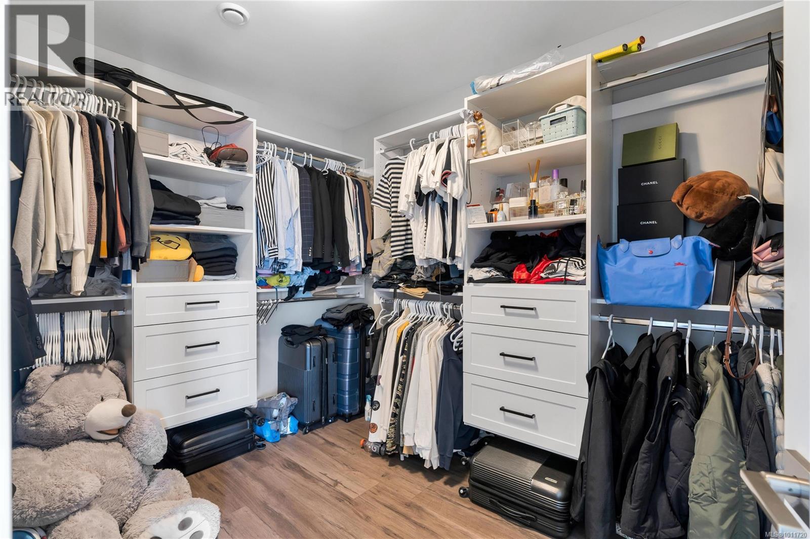 929 Peace Keeping Cres, Langford