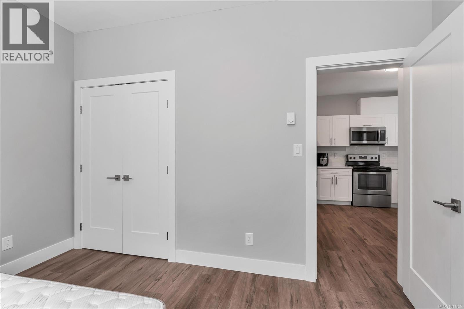 929 Peace Keeping Cres, Langford