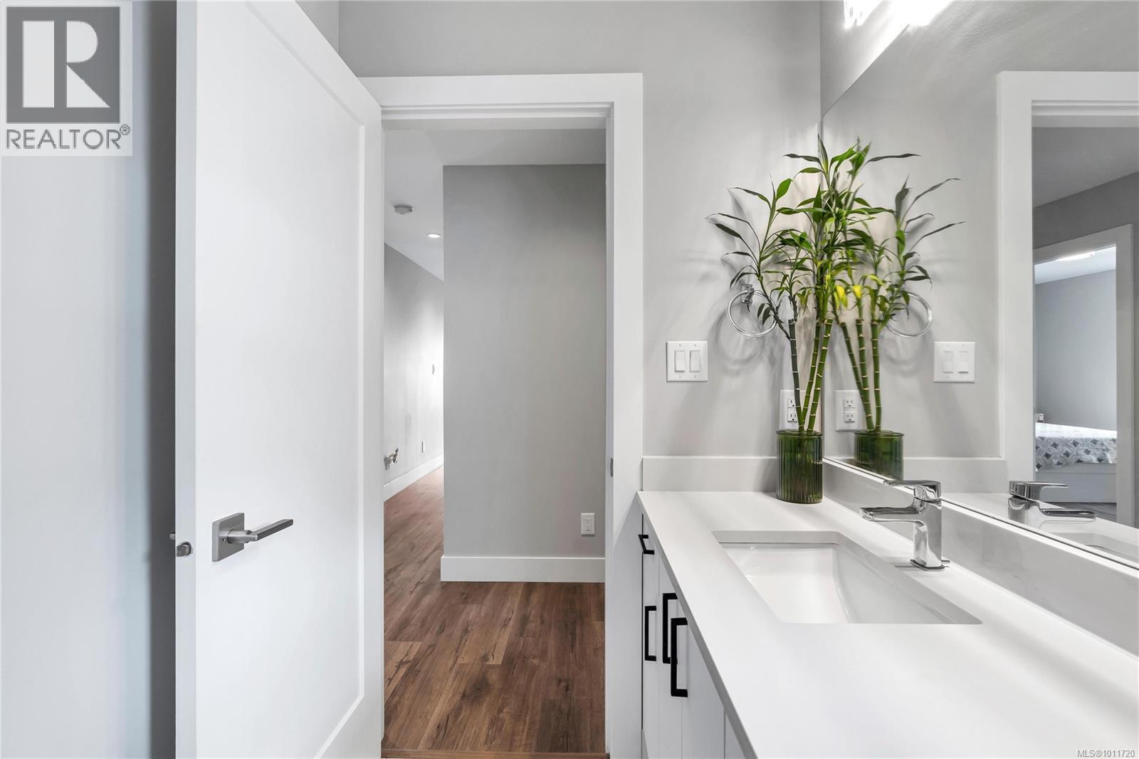 929 Peace Keeping Cres, Langford