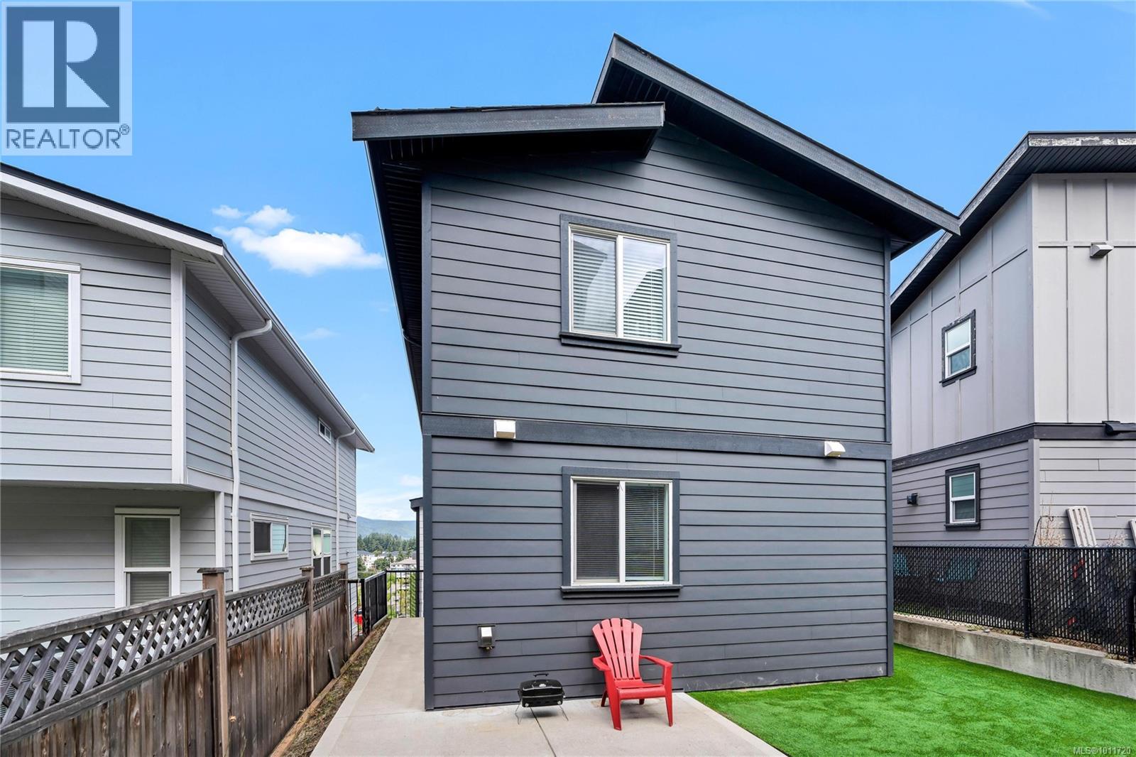 929 Peace Keeping Cres, Langford