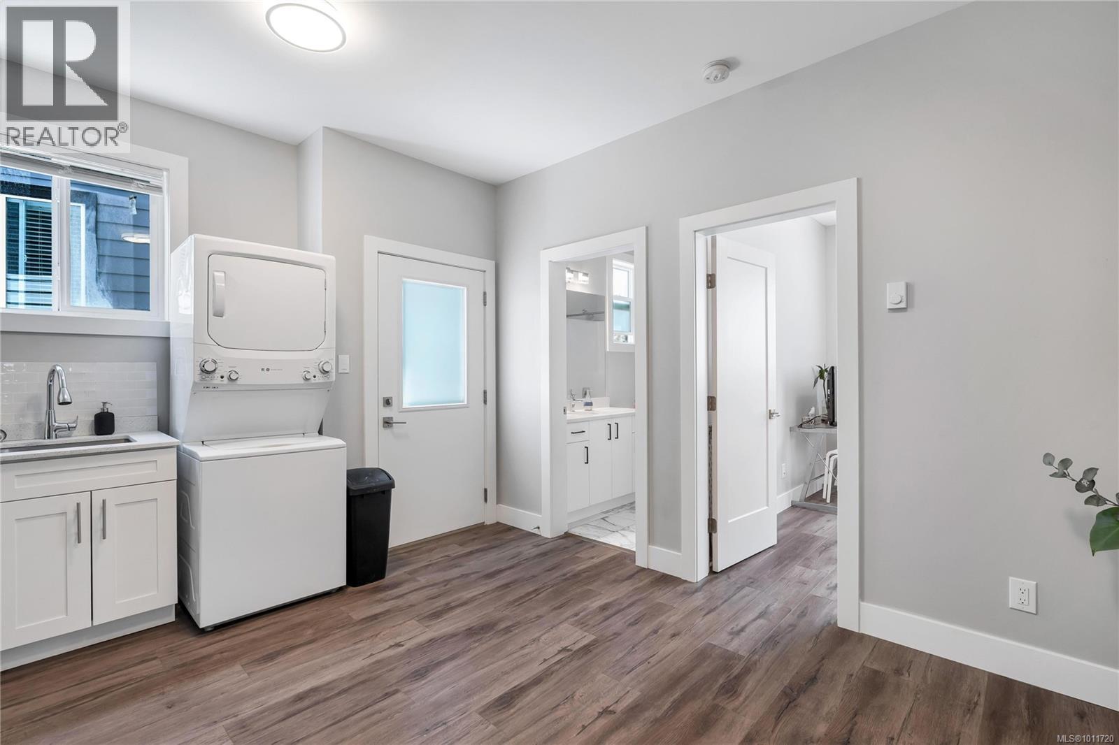 929 Peace Keeping Cres, Langford