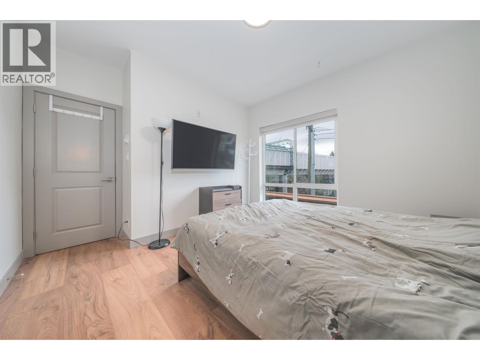 Photo 25 of 201 6968 Royal Oak Avenue, Burnaby BC