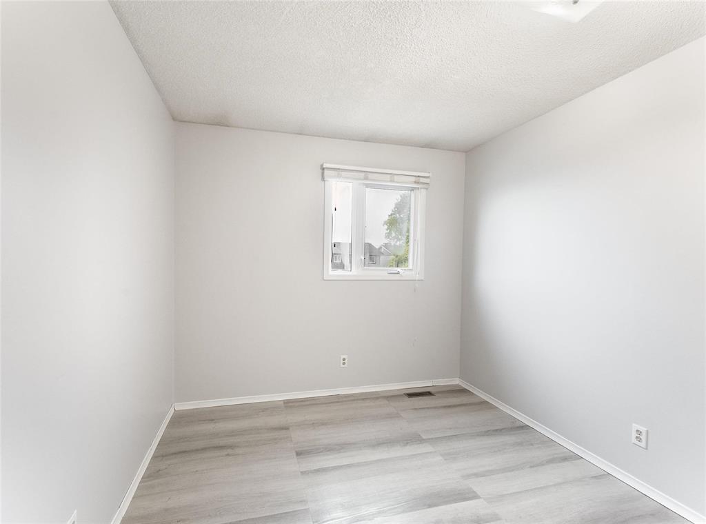 Photo 16 of 477 Murray Avenue, Winnipeg MB