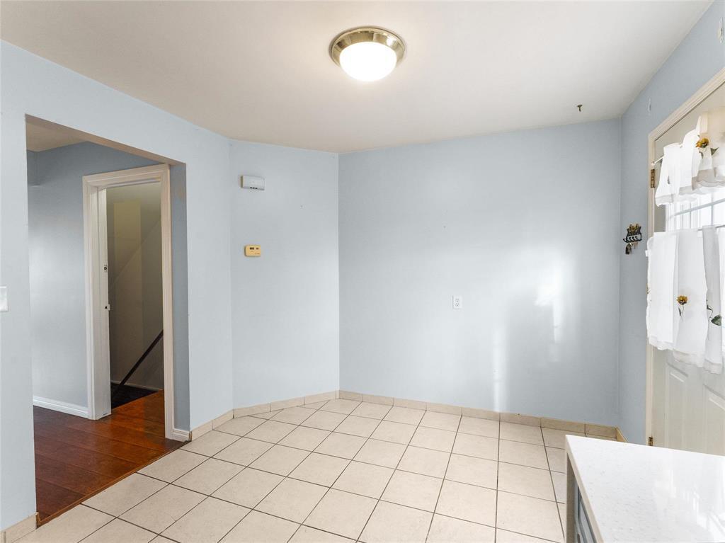 Photo 11 of 477 Murray Avenue, Winnipeg MB